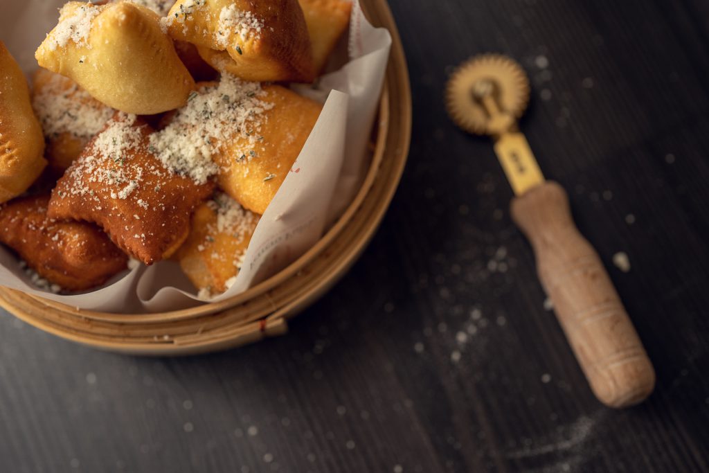 Bugie salate ripiene di Fior di Caprè, Patate e Nocciole.